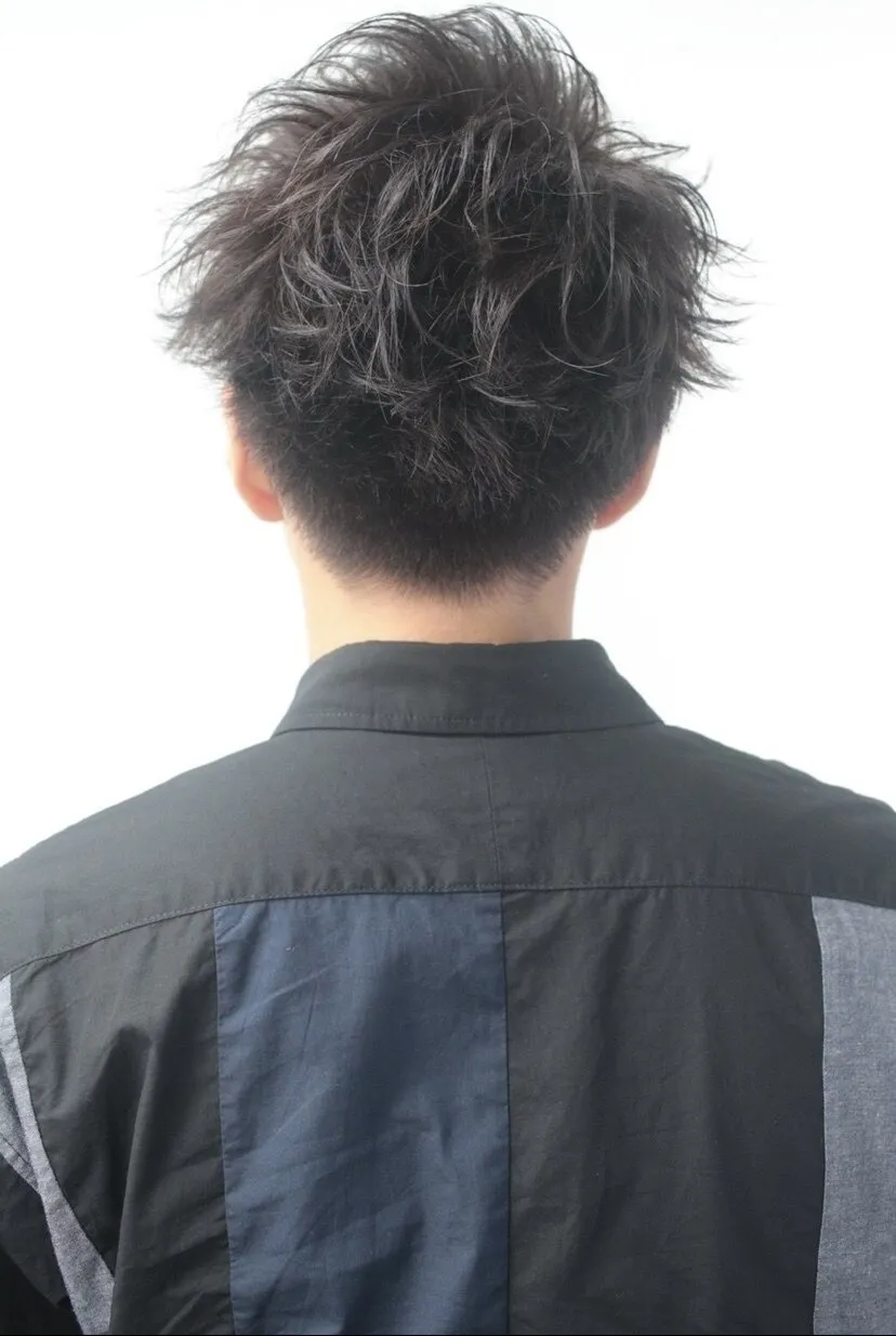 ツーブロックワイルドアップバングショート